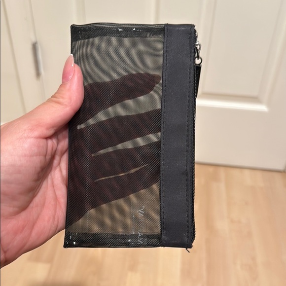 Elegant Black Tote Bag - Picture 7 of 11